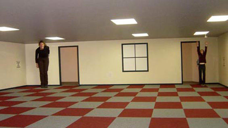 optical illusion room