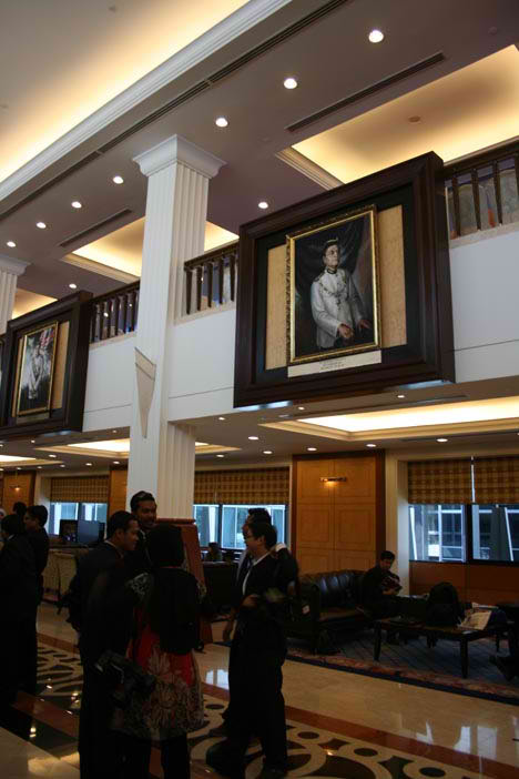parliament_malaysia_lobby_images The Malaysian Houses of Parliament Building lobby